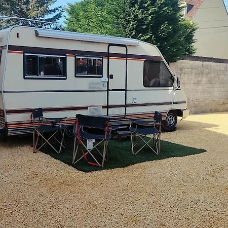 Camping-car Vintage Insolite Hébergement de vacances Venette